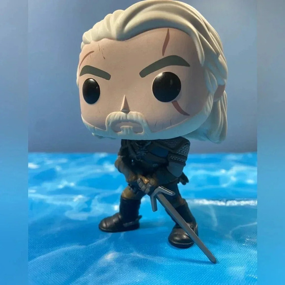 The Witcher 3 Wild Hunt- Geralt of Rivia (The White Wolf, Gwynbleidd) Funko Pop! - Picture 2 of 10